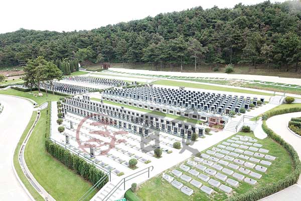 沈阳百贯山松陵墓园